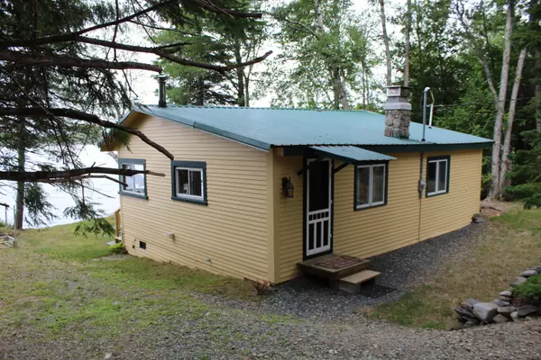 Alexander, ME 04694,54 Oak LN