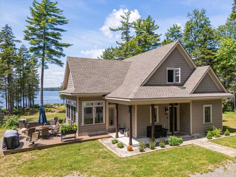 622 Railroad Bed RD, Lake View Plt, ME 04463
