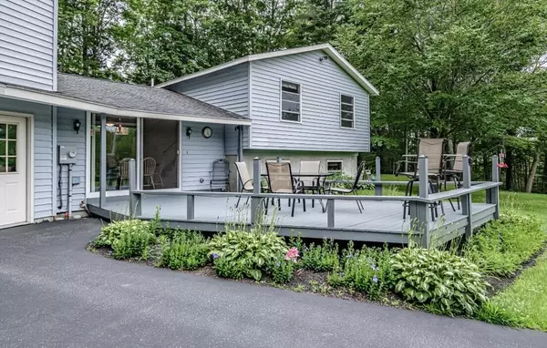 Freeport, ME 04032,15 Hunter RD