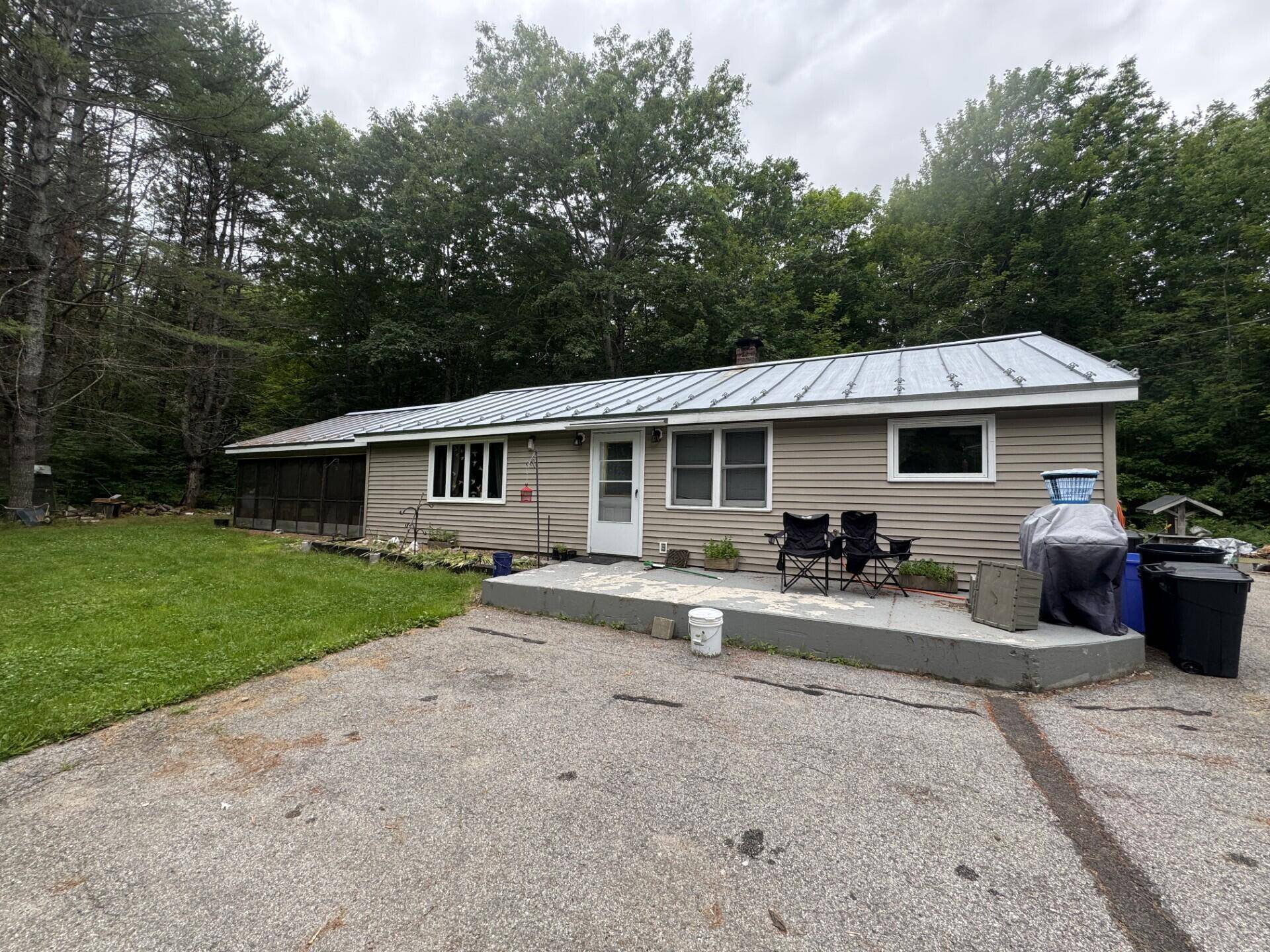 569 Stevens RD, Unity, ME 04988