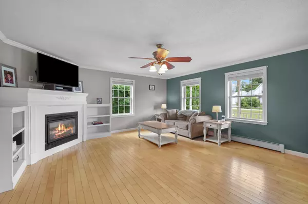 Corinth, ME 04427,3 Village DR