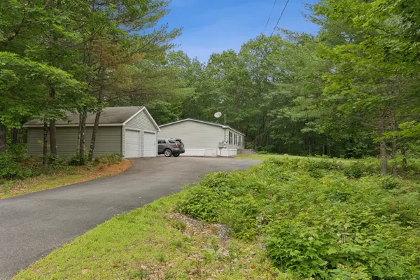 23 Casey LN, Otisfield, ME 04270