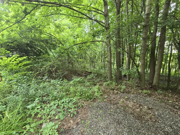 Auburn, ME 04210,16+19 Hutchins ST