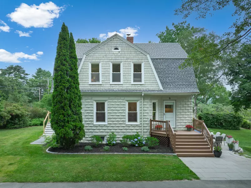 9 Winn RD, Cumberland, ME 04021