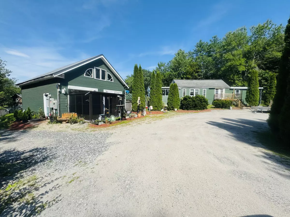 Casco, ME 04015,19 Meadow RD