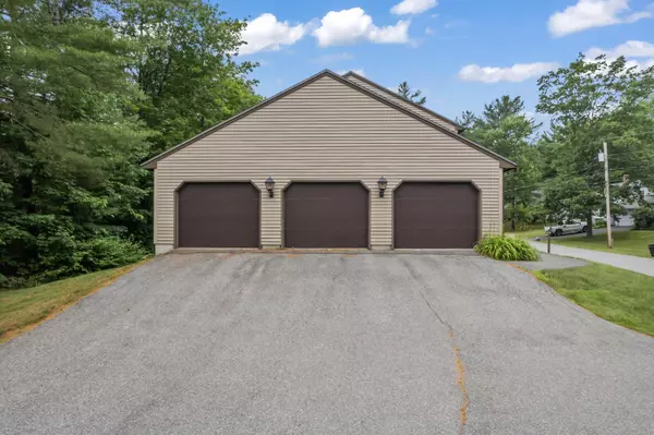 Waterville, ME 04901,104 Evergreen DR #104