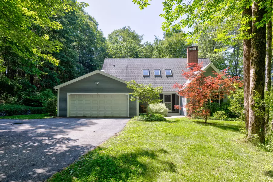 35 Schooner Ridge RD, Cumberland, ME 04110