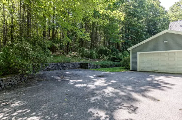 Cumberland, ME 04110,35 Schooner Ridge RD