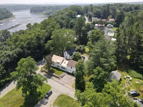 Veazie, ME 04401,56 Oak Grove ST