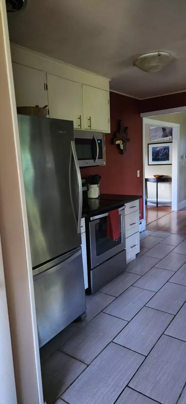 Farmingdale, ME 04344,10 Pine ST