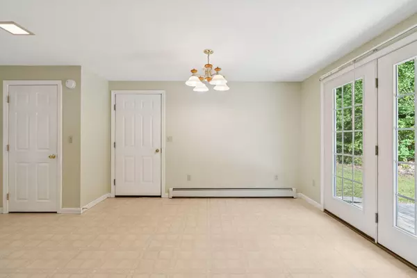 Limington, ME 04049,861 Cape RD