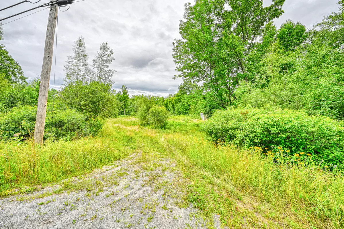 Winslow, ME 04901,864 Abbott RD