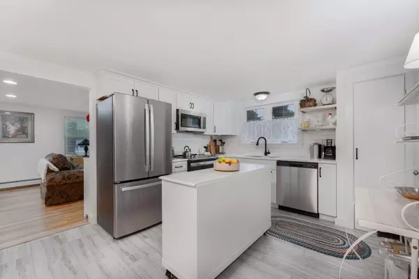 Brunswick, ME 04011,59 Hennessey AVE