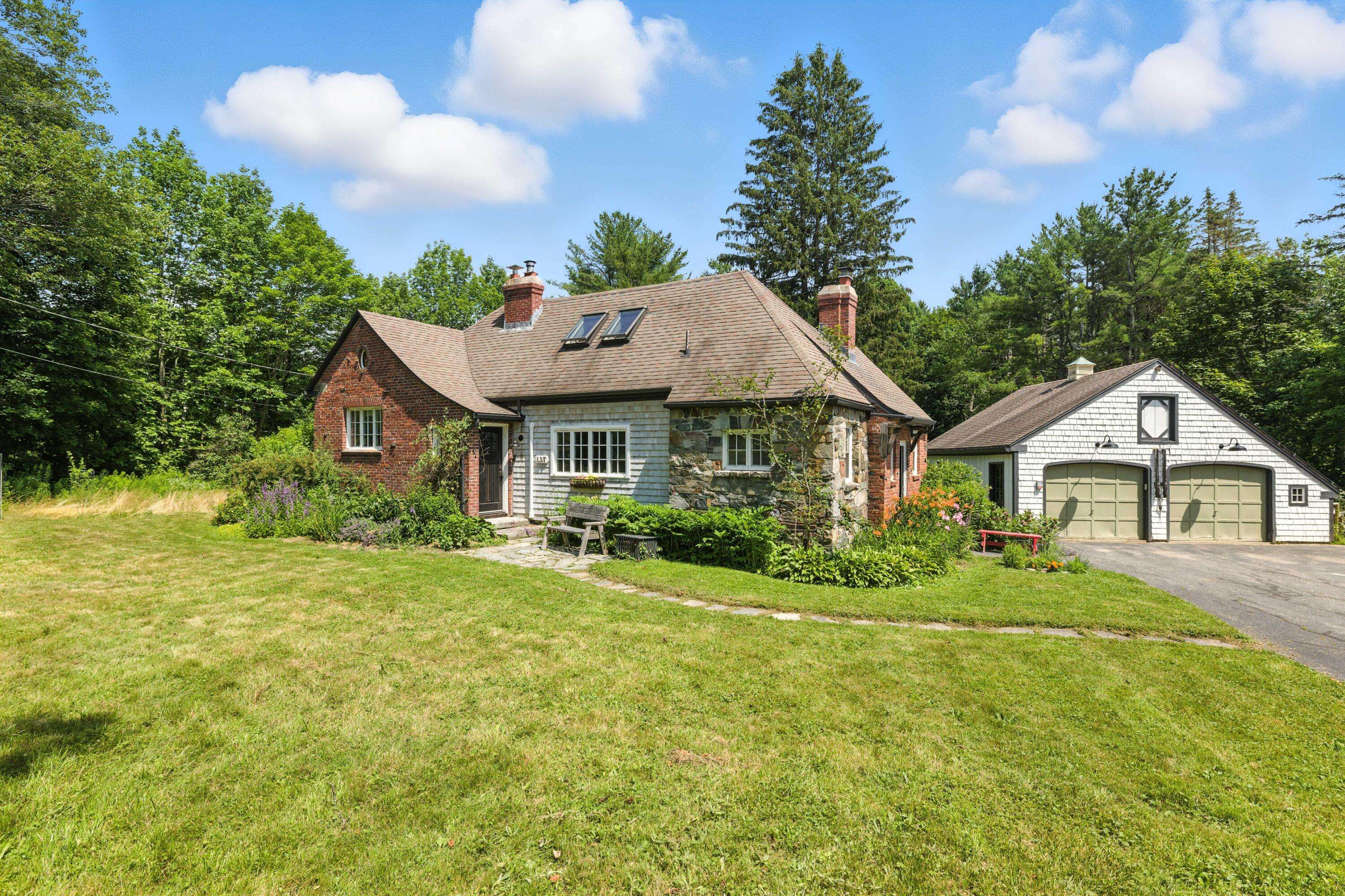 137 Middle RD, Cumberland, ME 04021