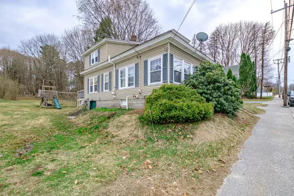 Auburn, ME 04210,454 Court ST