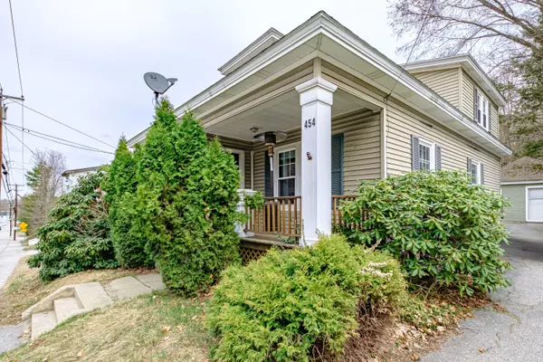 Auburn, ME 04210,454 Court ST