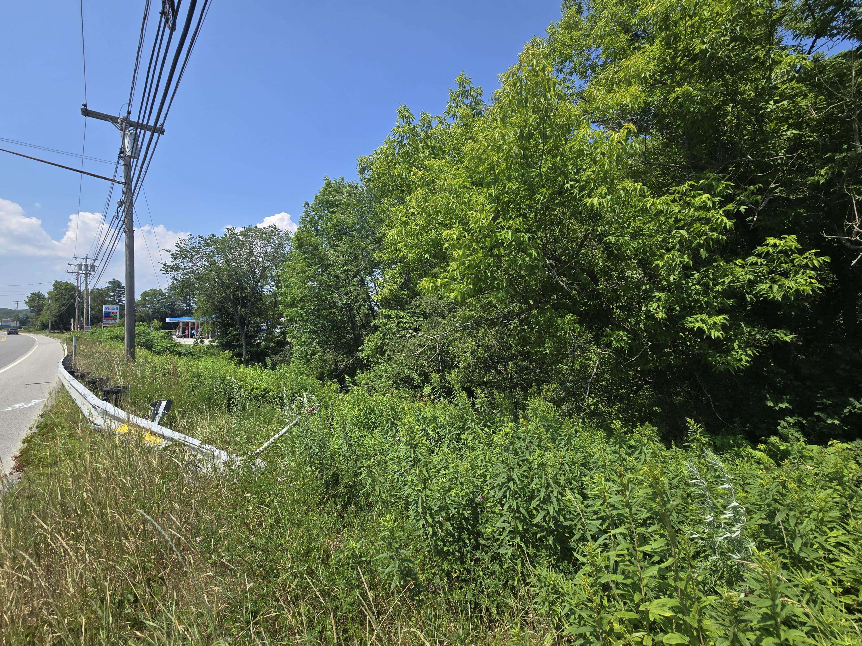 1944 Lisbon RD, Lewiston, ME 04240