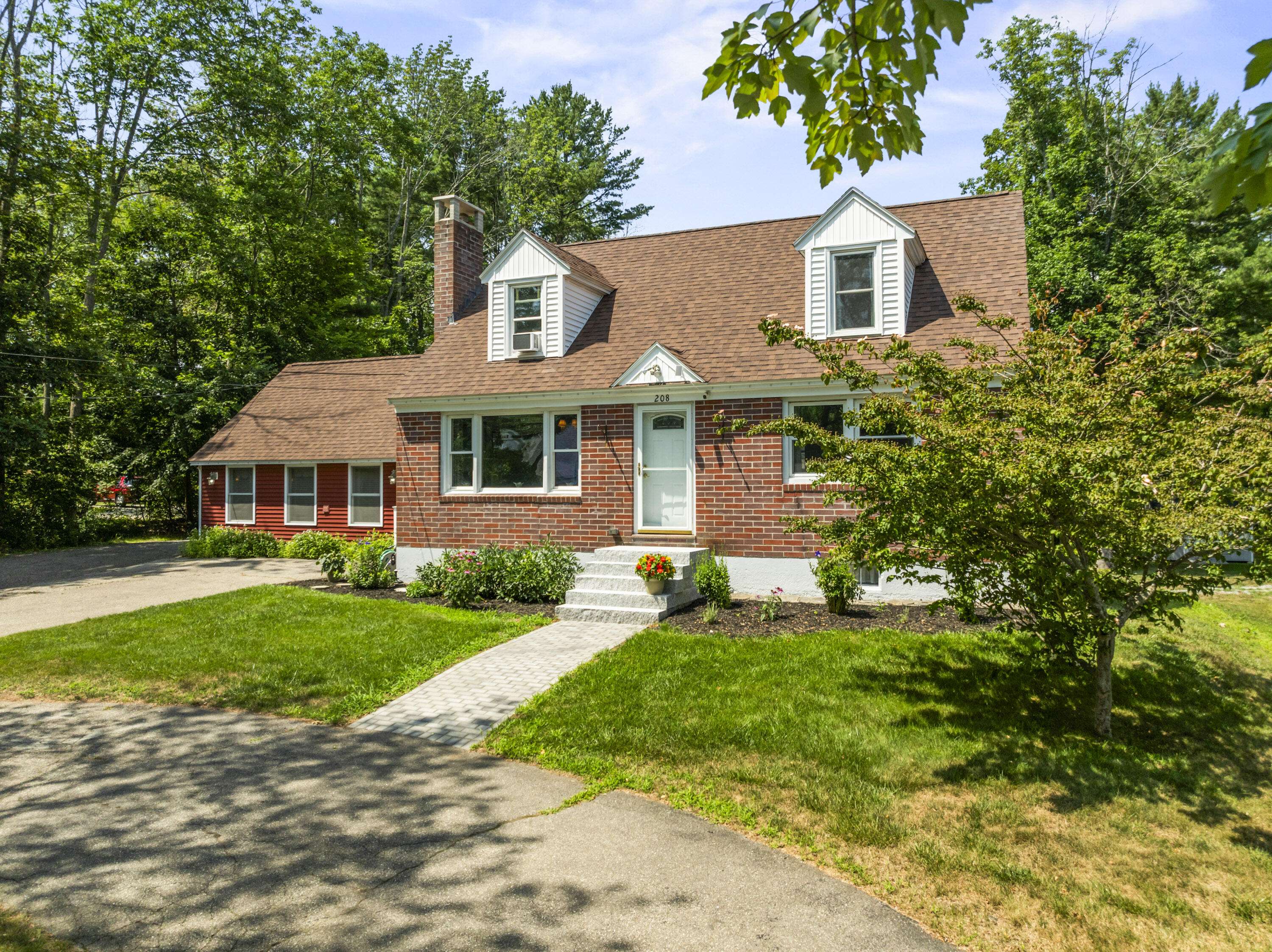 208 Long Sands RD, York, ME 03909