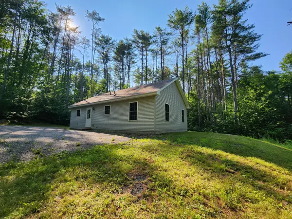 New Gloucester, ME 04260,39 Pond RD