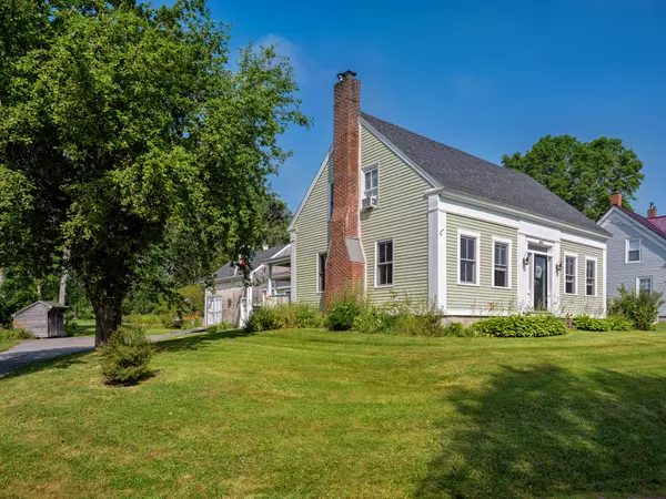 Waldoboro, ME 04572,25 Pine ST