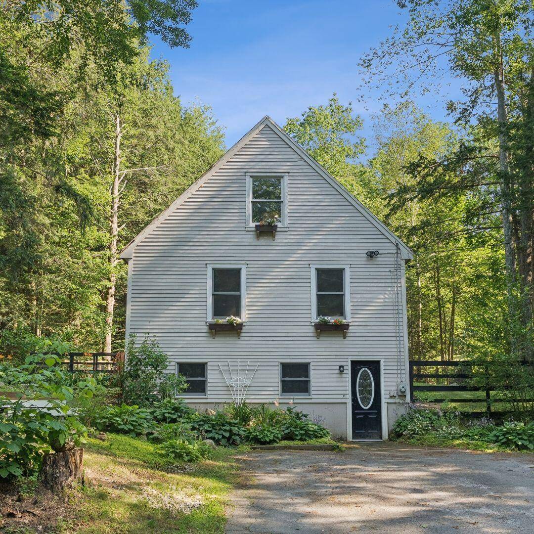 22 Candlewyck RD, Windham, ME 04062