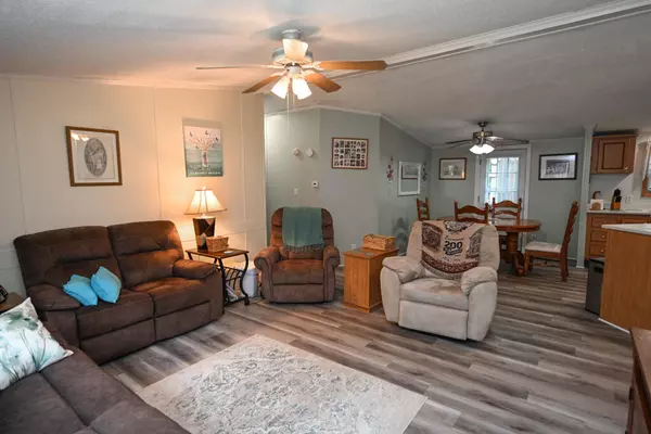 Newport, ME 04953,166 Durham Bridge RD