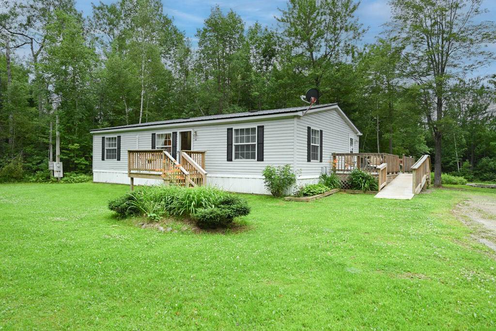 166 Durham Bridge RD, Newport, ME 04953
