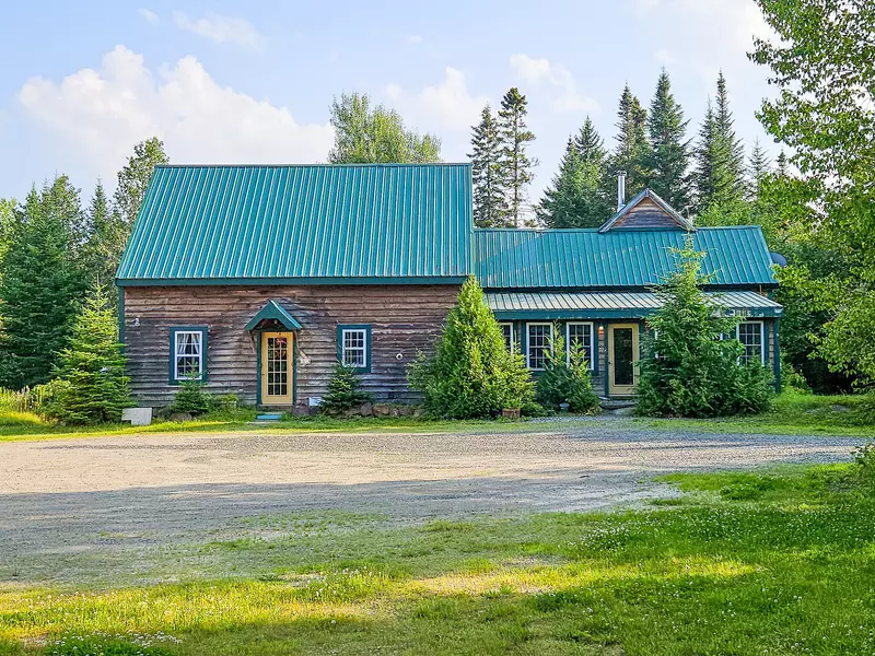 669 Dallas Hill RD, Rangeley, ME 04970