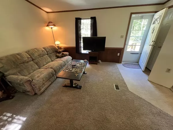 Saint Albans, ME 04971,28 Brookside DR