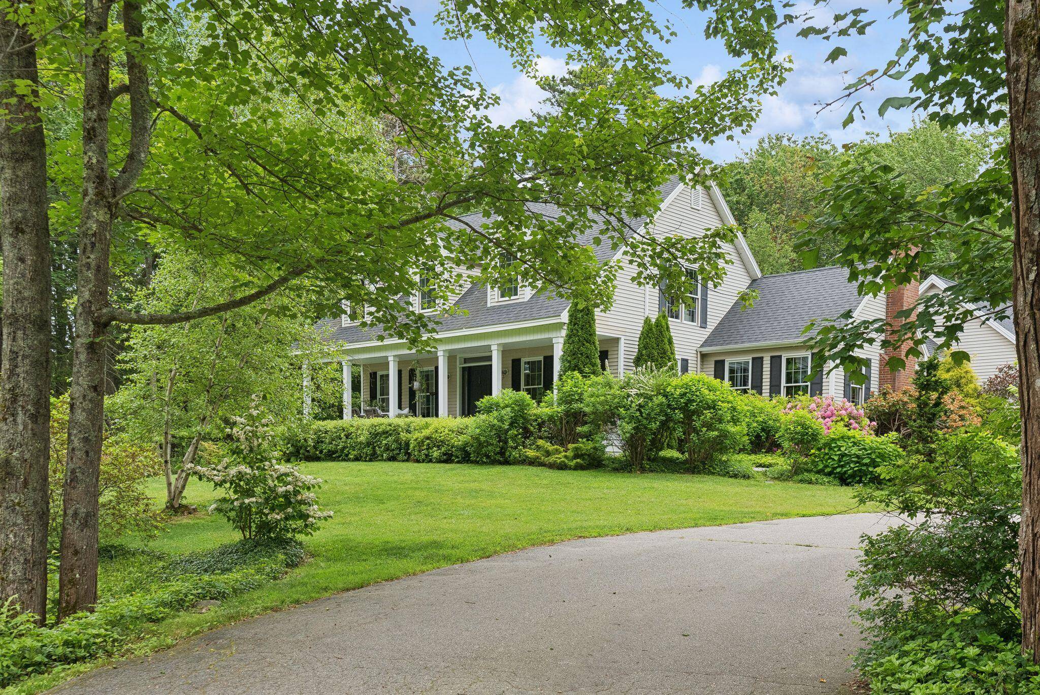 8 Washington CT, Kennebunkport, ME 04046