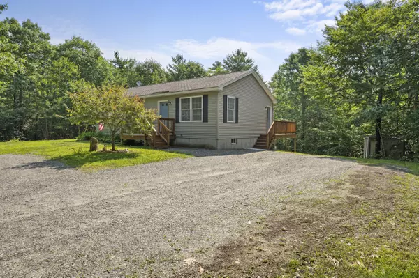 Naples, ME 04055,5 Randolph LN