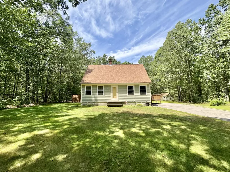 16 Blueberry Pines DR, Kennebunk, ME 04043