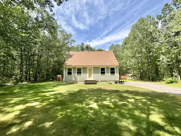 16 Blueberry Pines DR, Kennebunk, ME 04043