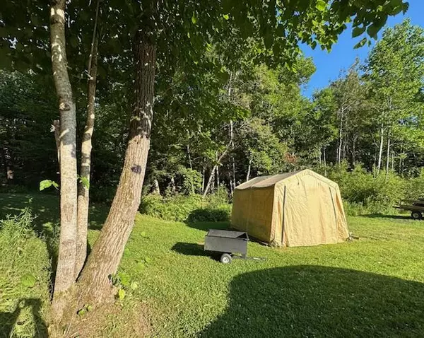 Kenduskeag, ME 04450,493 Townhouse RD