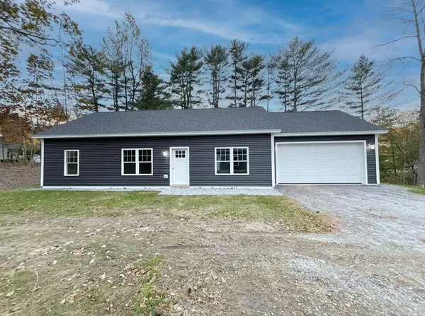 5 Car-Ty CT, Lewiston, ME 04240