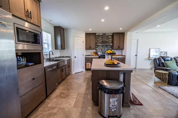 Waterville, ME 04901,Eight Rod RD #240