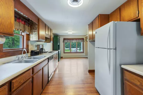 Lyman, ME 04002,1422 Alfred RD