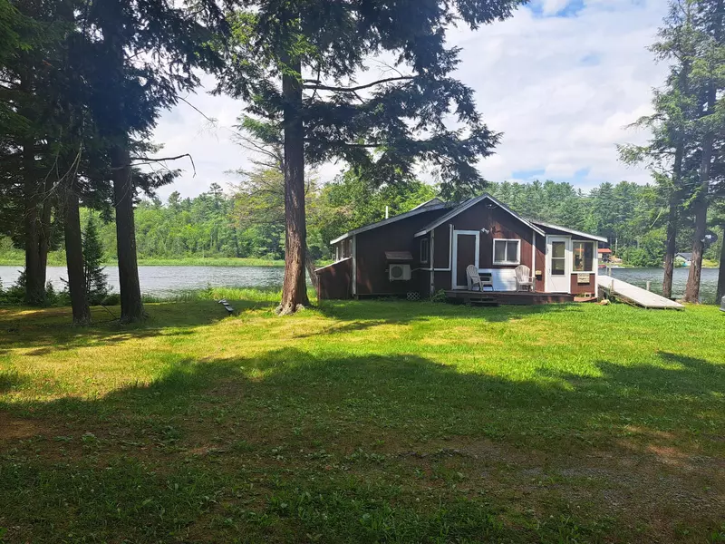 129 Cardinal LN, Dexter, ME 04930
