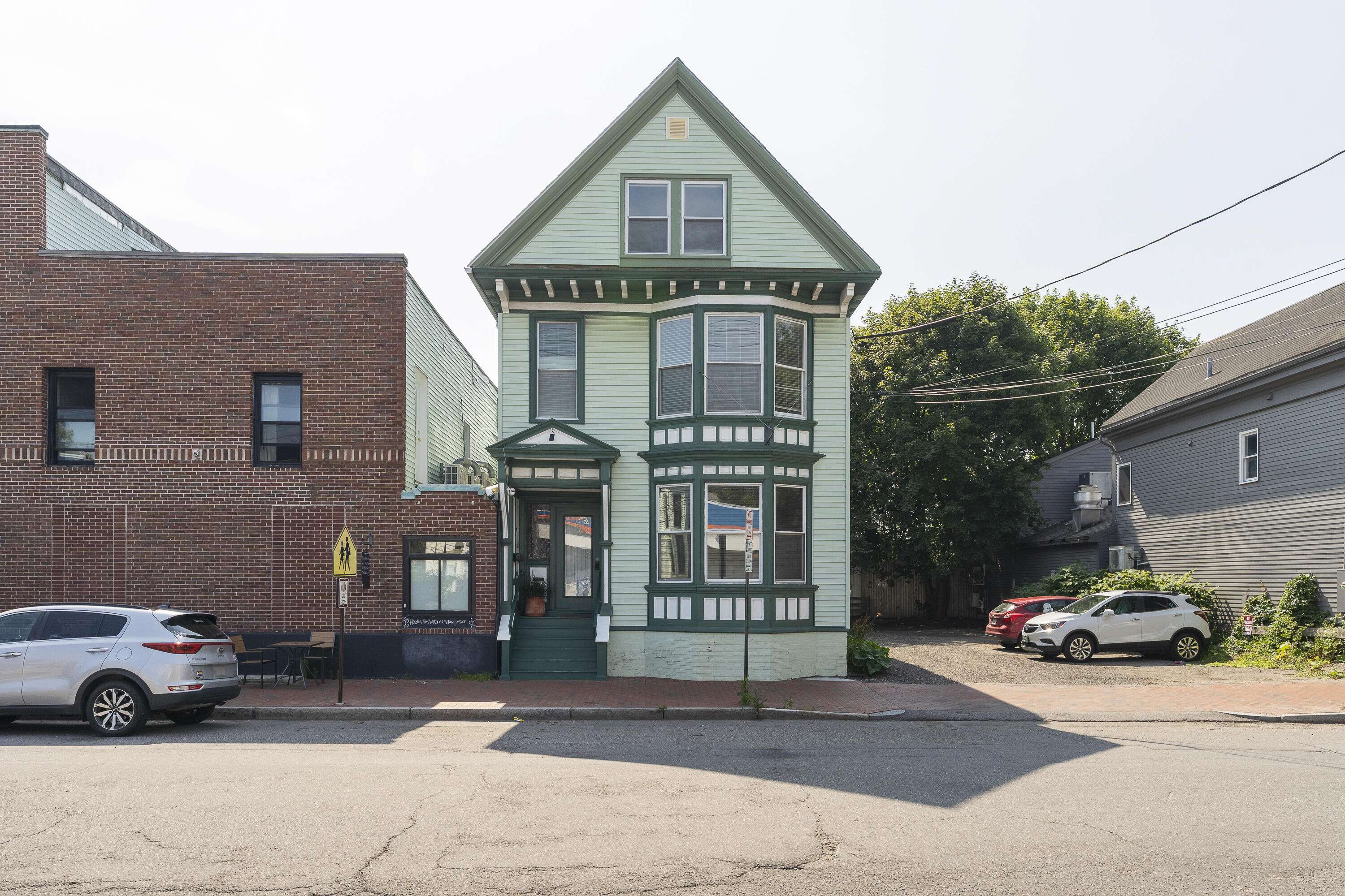 52 Pine ST, Portland, ME 04102