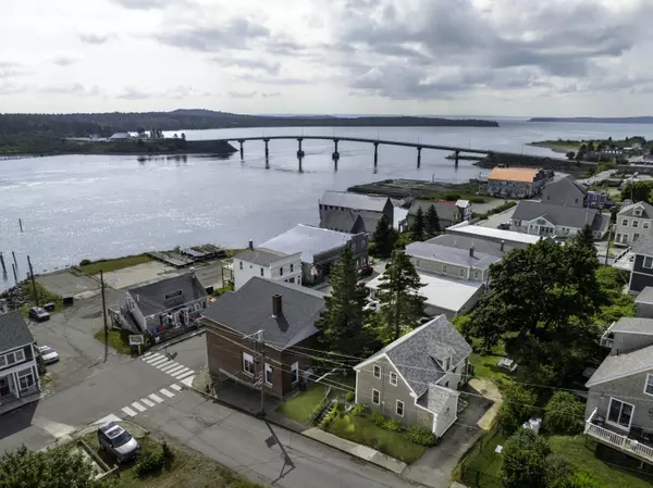 Lubec, ME 04652,4 Main ST