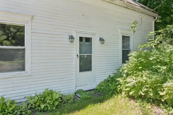 Gray, ME 04039,10 Portland RD