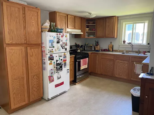 Newport, ME 04953,25 Elm ST