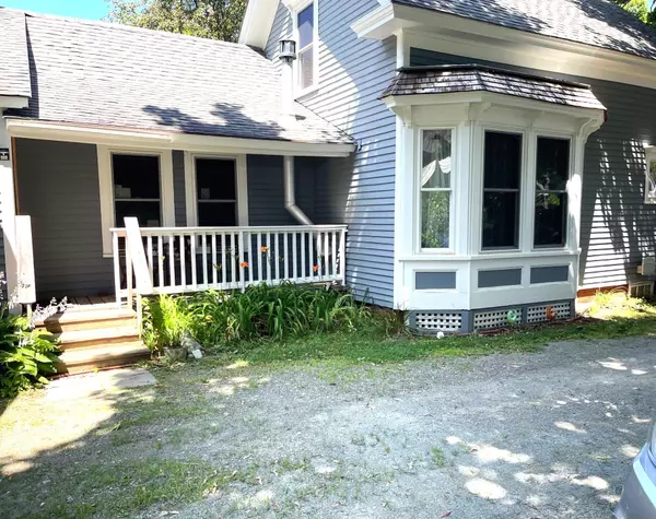 Newport, ME 04953,25 Elm ST