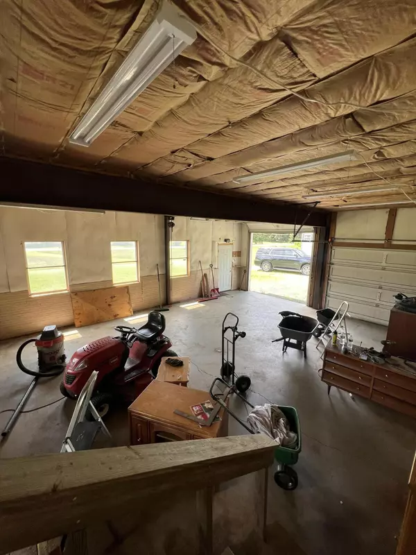 Oxford, ME 04270,27 Plains RD