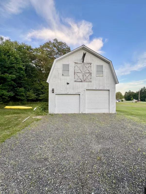 Oxford, ME 04270,27 Plains RD