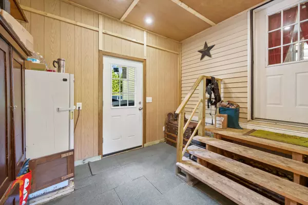 Kenduskeag, ME 04450,469 Townhouse RD