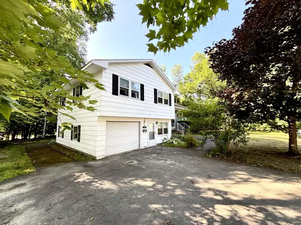 Millinocket, ME 04462,35 Canyon DR