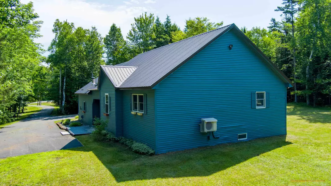 614 N Dexter RD, Dexter, ME 04930