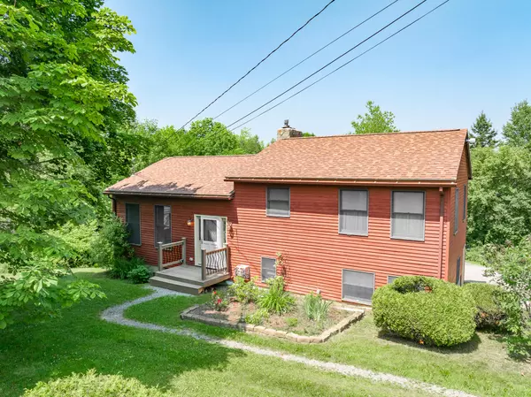 28 Park AVE E, Brewer, ME 04412