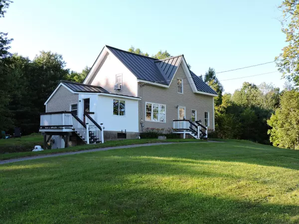 124 Mills RD, Sidney, ME 04330